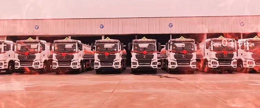 國(guó)六陜汽德龍M3000S前四后八油罐車(chē)批量發(fā)車(chē)圖片 國(guó)六陜汽德龍M3000S前四后八油罐車(chē)批量發(fā)車(chē)圖片
